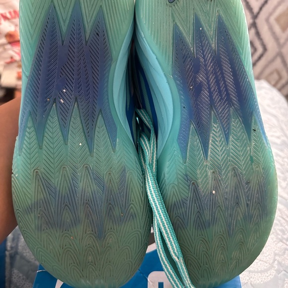 Men’s PUMA Melo Basketball Sneakers - Picture 3 of 6